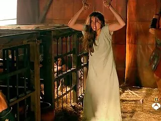 বড় সুন্দরী মহিলা,